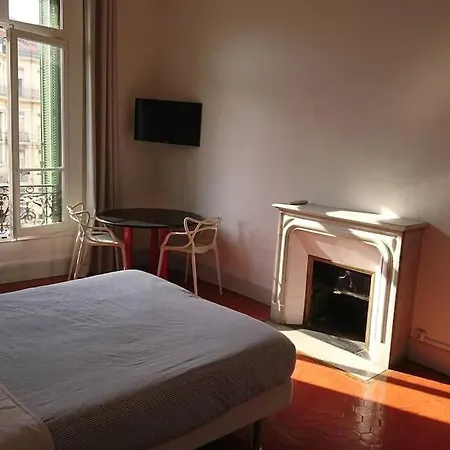 아파트 Spacious In The Center Of 칸느