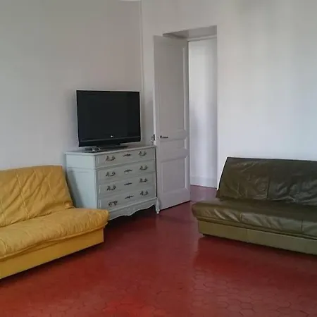 Spacious In The Center Of 아파트